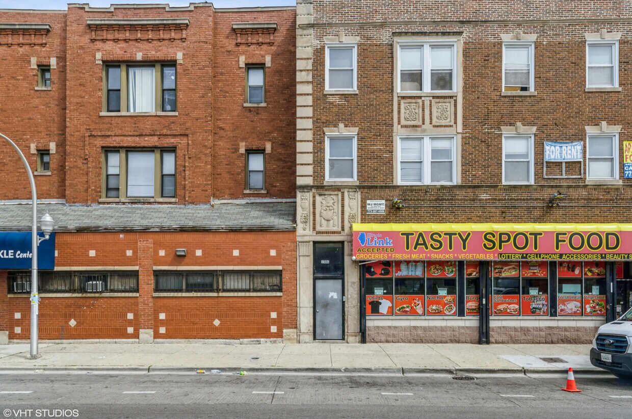 Foto principal - 1506 E 67th St