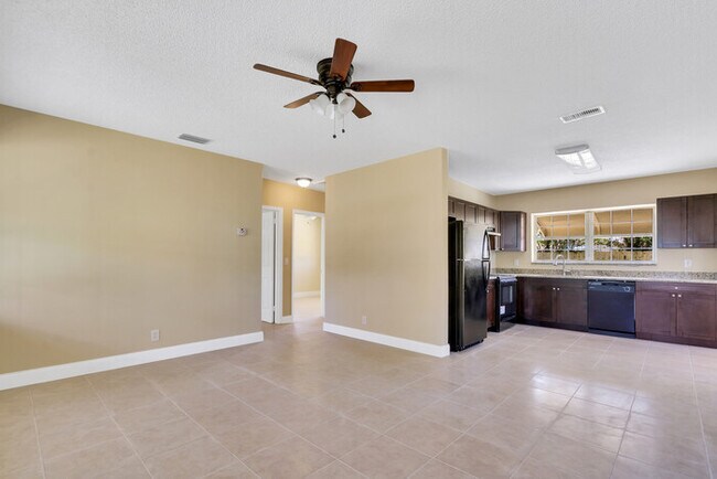 Foto del edificio - 2639 4th Ct NE