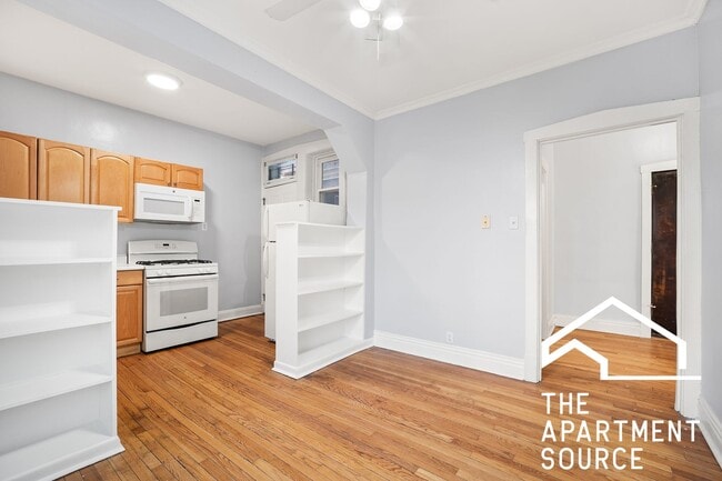 Building Photo - 2611 N Dayton St