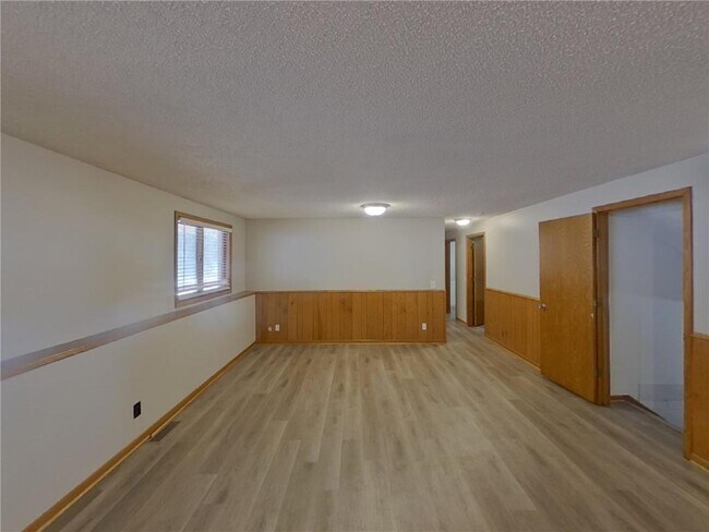 Building Photo - 4350 Thornhill Ln