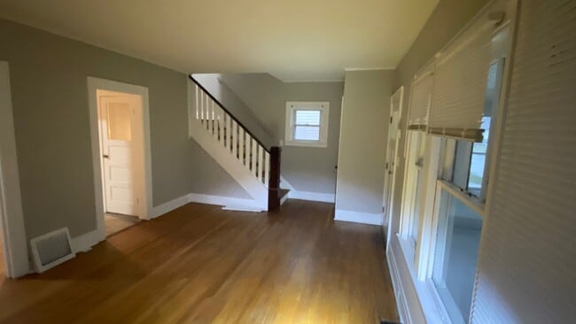 Building Photo - 129 Wiman Ave