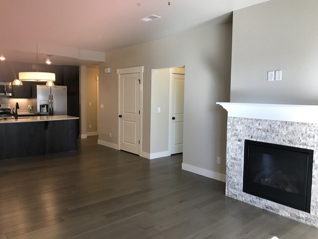 Building Photo - 4662 Hahns Peak Dr