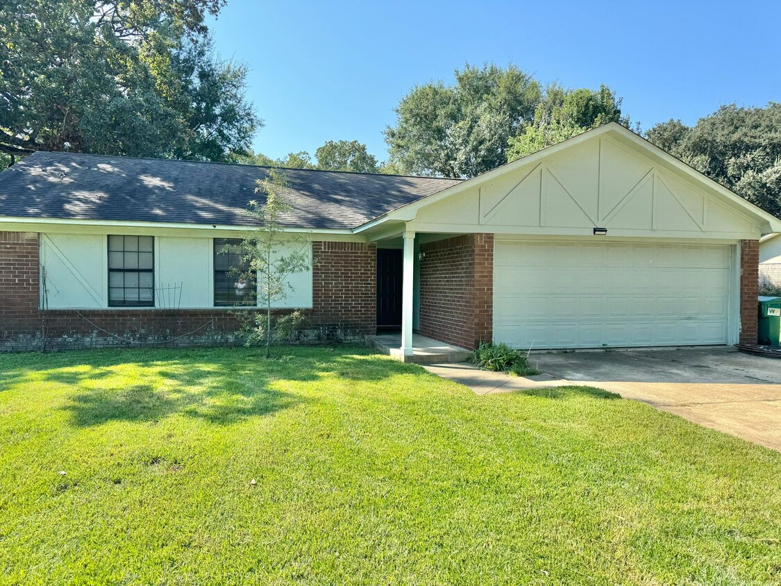 Primary Photo - House For Rent!