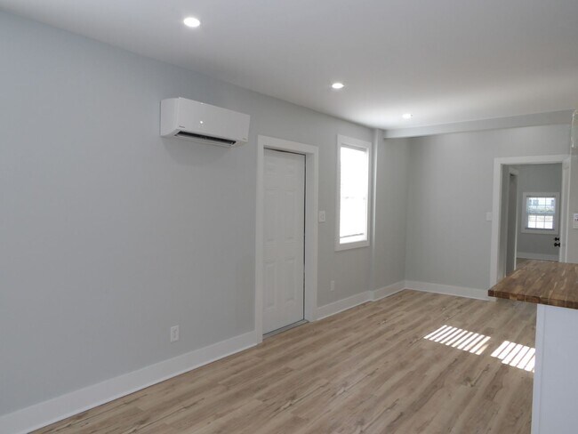 Foto del edificio - 2 Bedroom 2 Bathroom Split unit in Wilmington