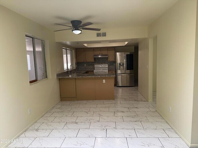Foto del edificio - 4731 W Paradise Ln