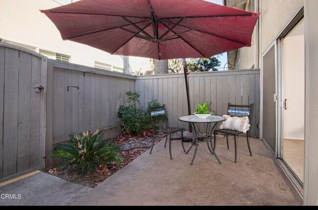 Foto del edificio - 708 W Sierra Madre Blvd