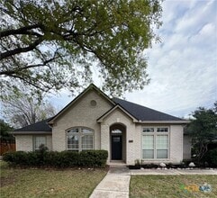 Building Photo - 1734 Oak Forest Dr