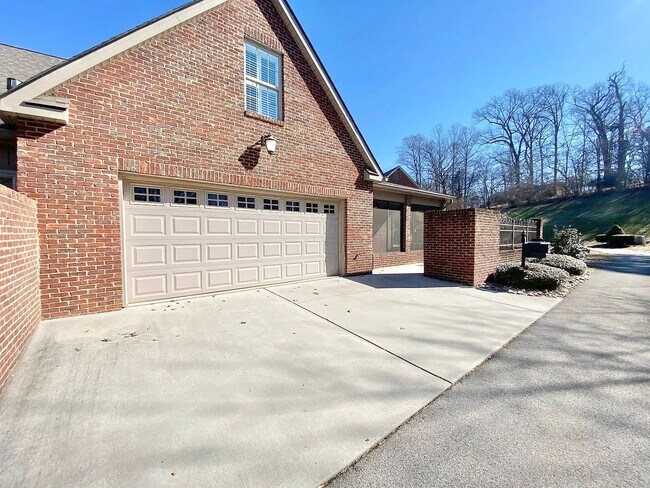 Building Photo - 435 Savannah Village Dr