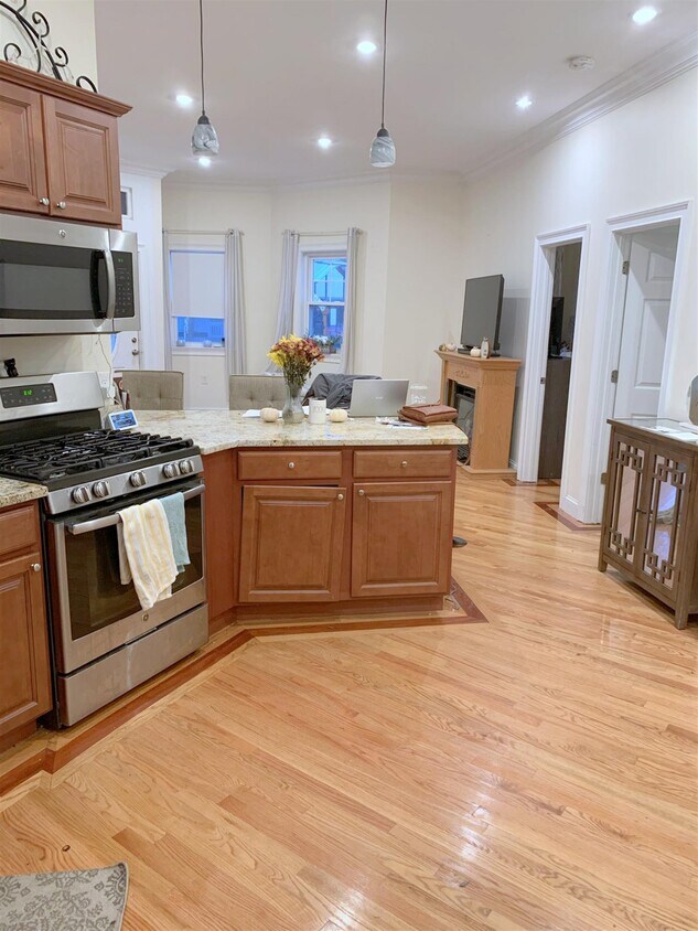 Foto principal - 406 Medford St