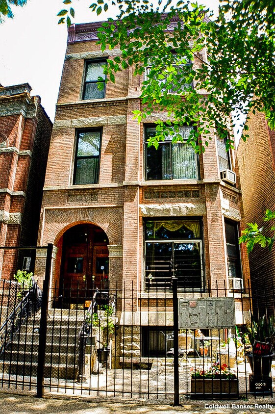 Primary Photo - 1249 N Artesian Ave