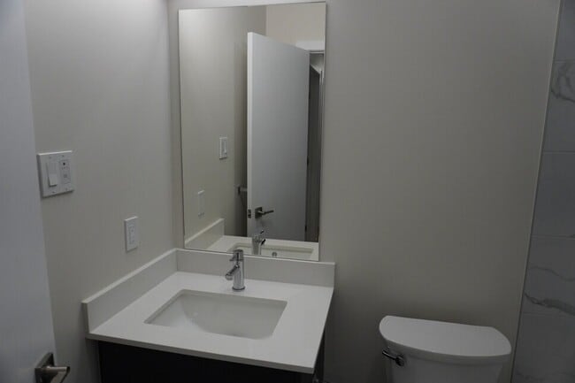 Building Photo - 300 Wilbrod