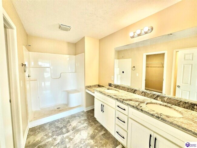 Building Photo - 320 Breckinridge Cir