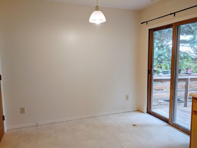 Foto del edificio - WESTPLEX - AVAILABLE AUGUST