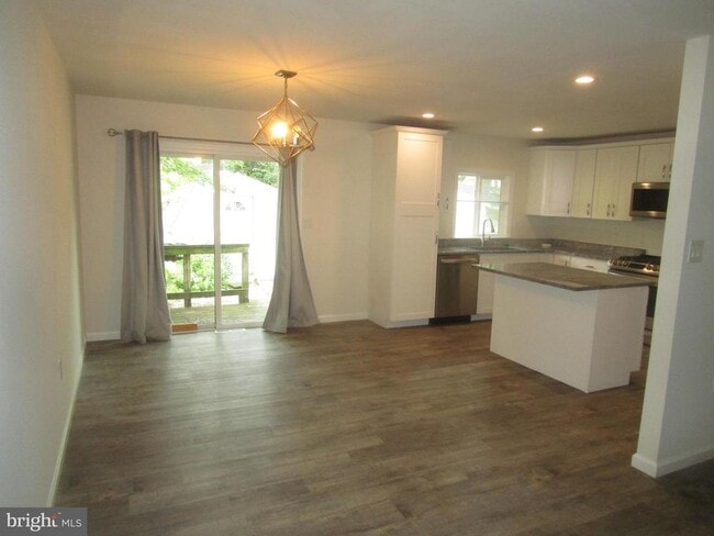 Building Photo - 10318 Aster Ln