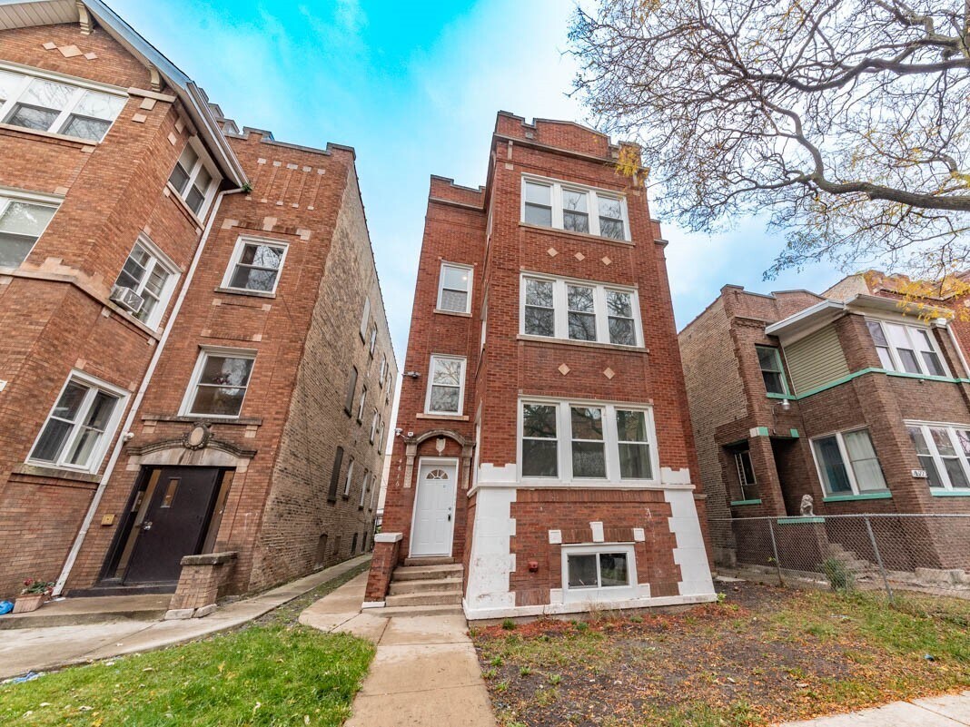 Primary Photo - 4616 N Monticello Ave