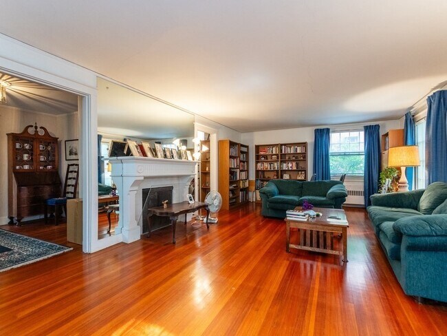 Building Photo - 31 Stetson St