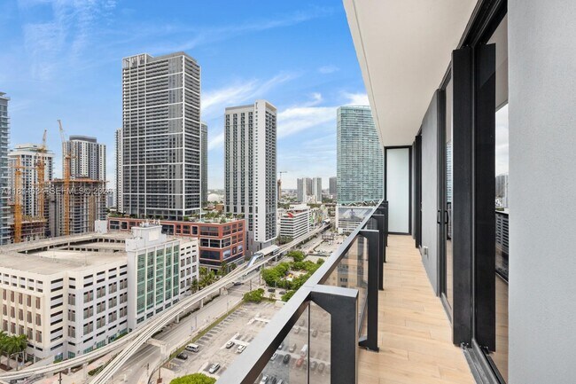 Foto del edificio - 398 NE 5th St