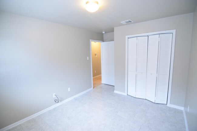 Foto del edificio - 2417 Stoneham Ct