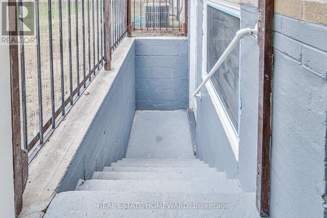 Building Photo - 226 Pleasant Ave