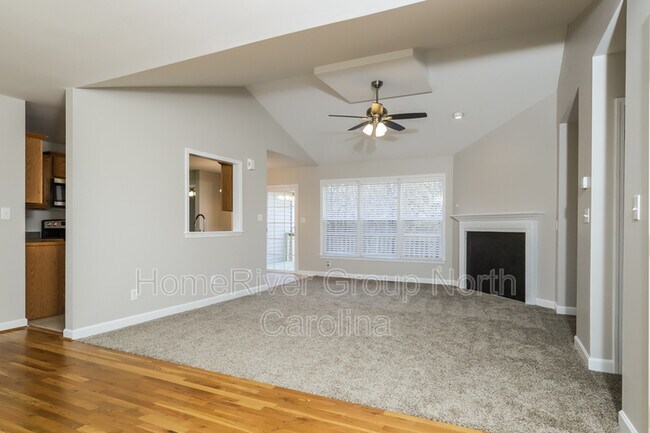 Foto del edificio - 252 Winding Creek Rd