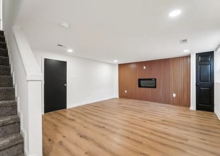 Building Photo - 917 Reverdy Rd