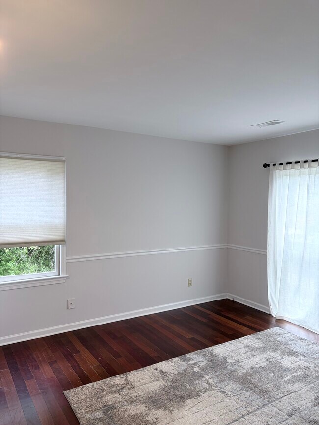 Foto del edificio - 132 N Bedford St