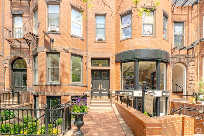 Building Entrance - 299 Newbury St