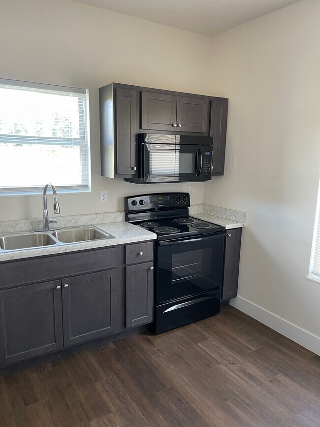 Building Photo - 4251 Otter Creek Dr