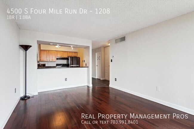 Foto del edificio - 4500 S Four Mile Run Dr