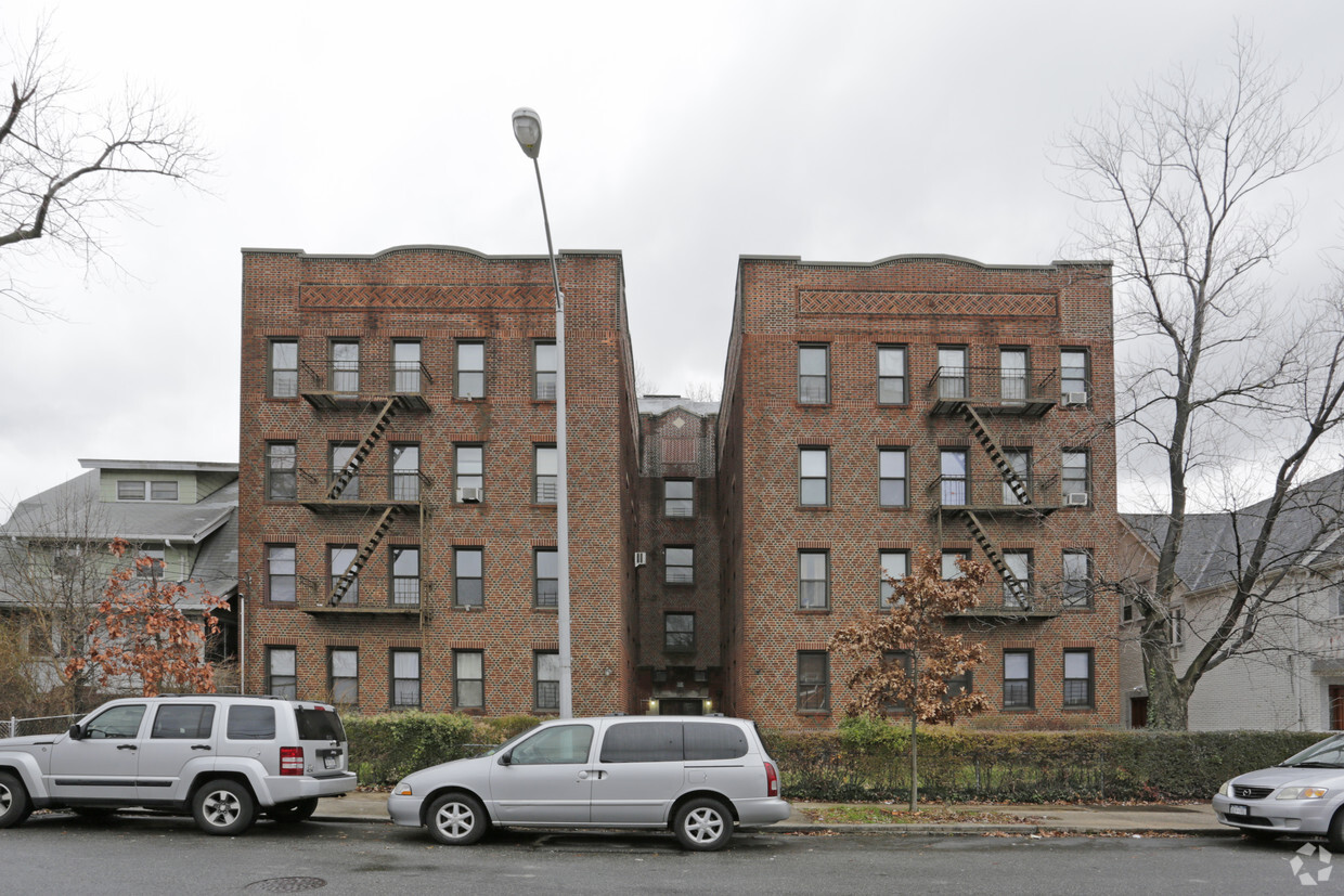 Building Photo - 42-35 159th St