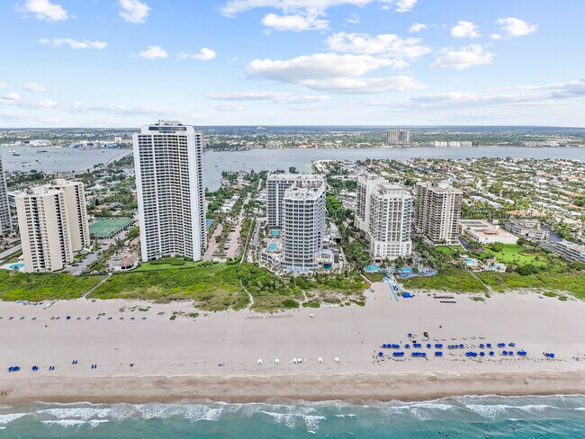 Foto del edificio - 3100 N Ocean Dr