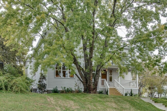 Building Photo - 1000 Wade Ave