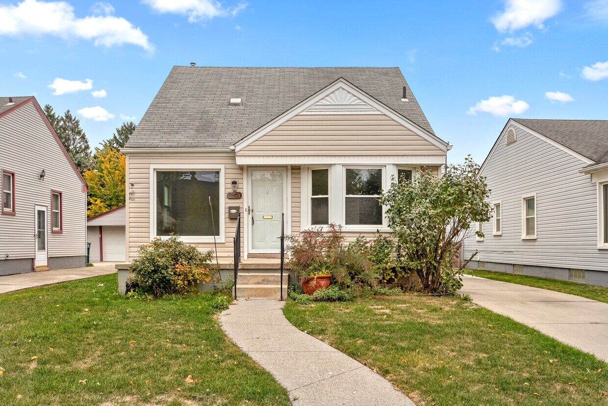 Primary Photo - 3015 Williams St