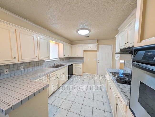 Foto del edificio - 3209 S 88th E Ave