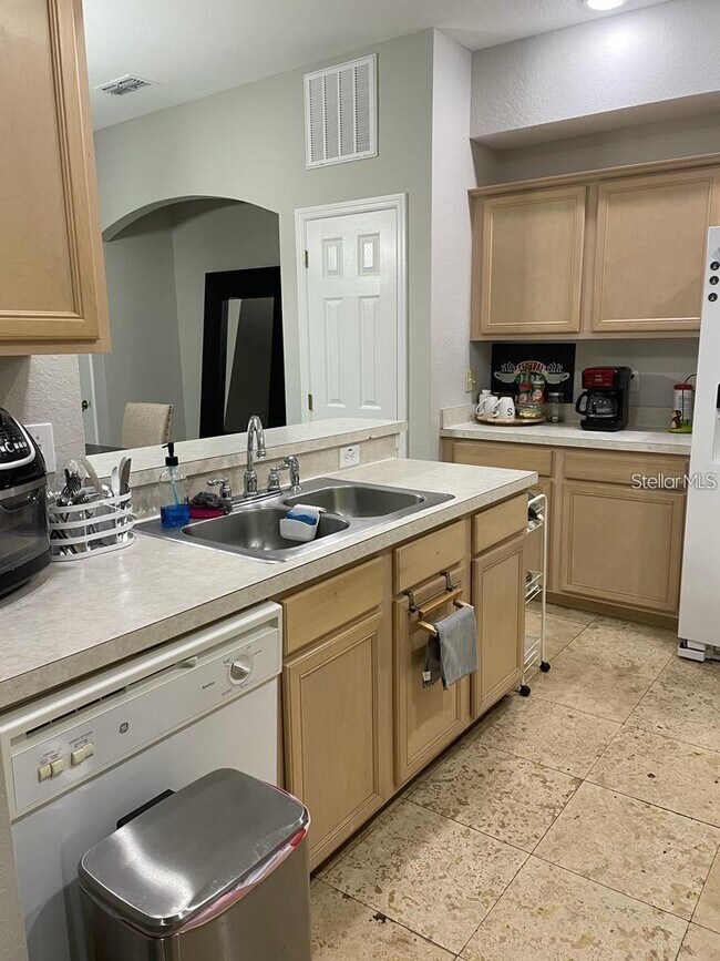 Foto del edificio - 3025 Ashland Ln S