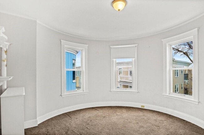 Building Photo - 9 Sumner Square