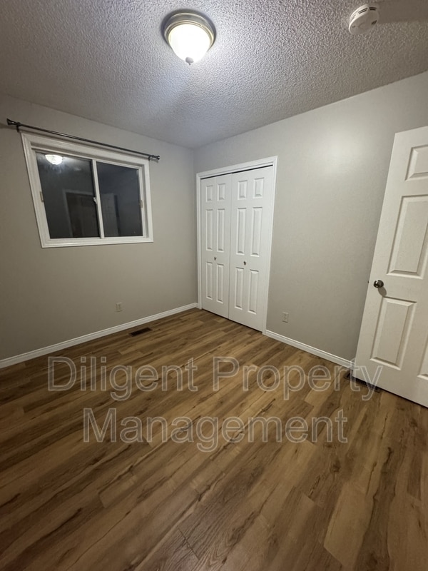 Building Photo - 641 Fortye Dr