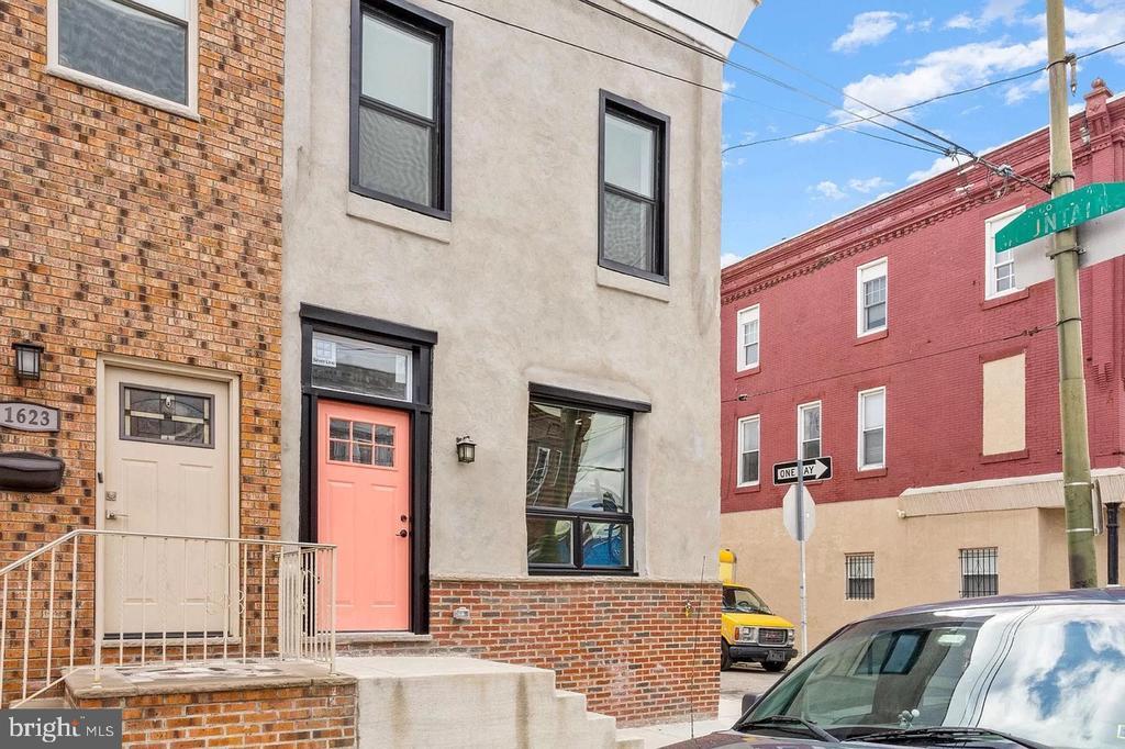 Primary Photo - 1625 S 22nd St