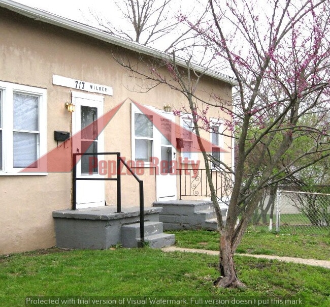 Exterior - 717 Wilbur Ave