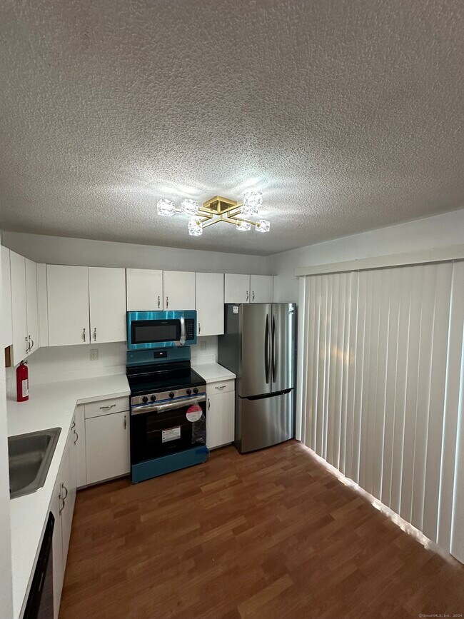 Foto del edificio - 585 Park Rd