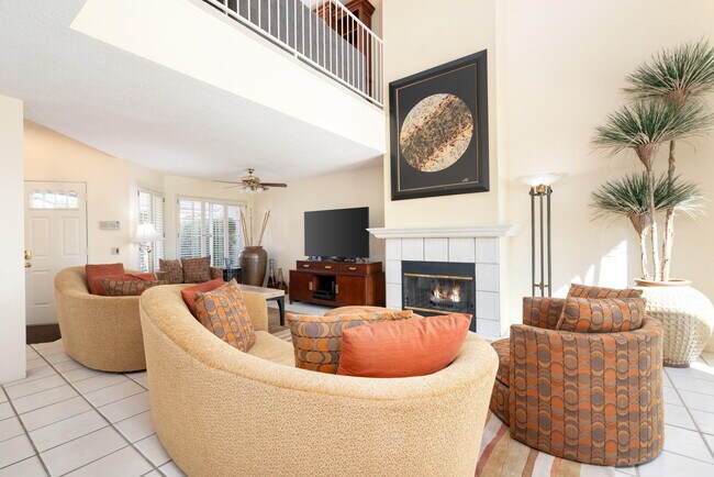 Foto del edificio - 260 Vista Royale Cir E