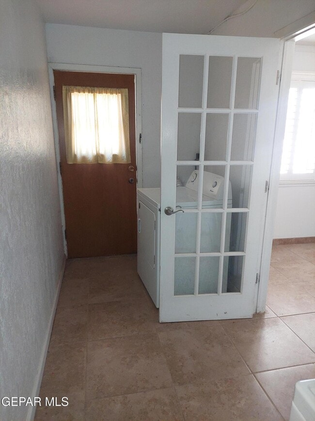 Foto del edificio - 2313 Escarpa Dr