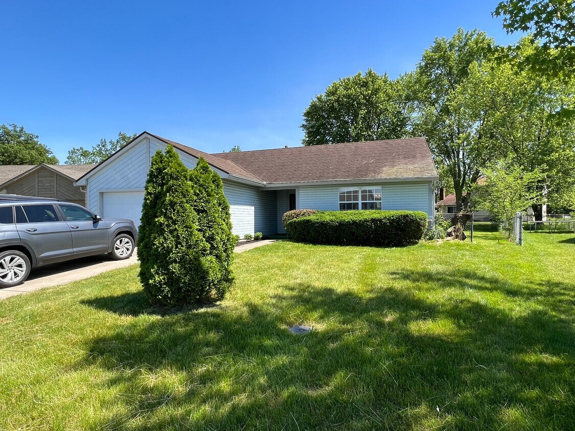 Primary Photo - 9711 English Oak Dr