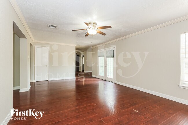 Foto del edificio - 10122 Woodhollow Dr