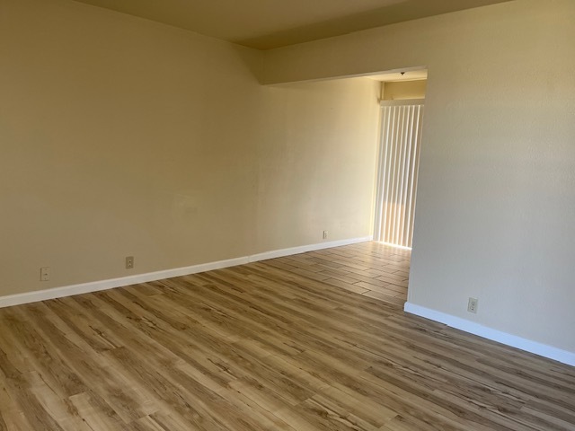 Living room Dining room - 556 N Lincoln Ave