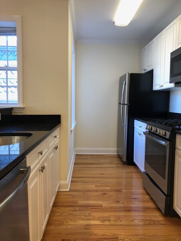 Primary Photo - 9 Mellen St