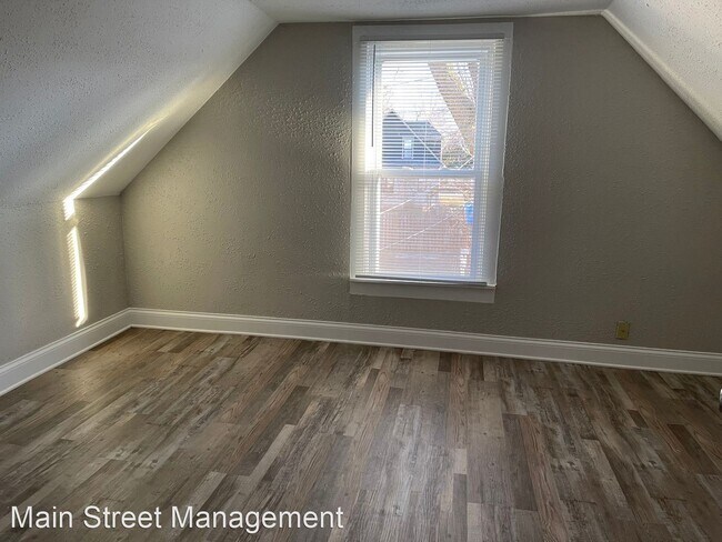 Building Photo - 3 br, 1 bath House - 308 E Beacon Ave.