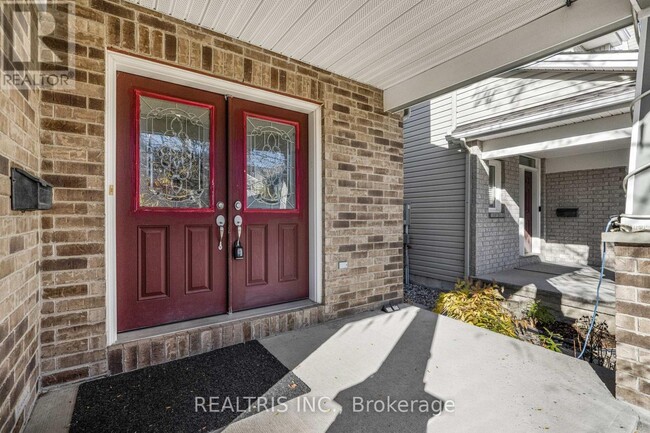 Building Photo - 471 Creekview Way