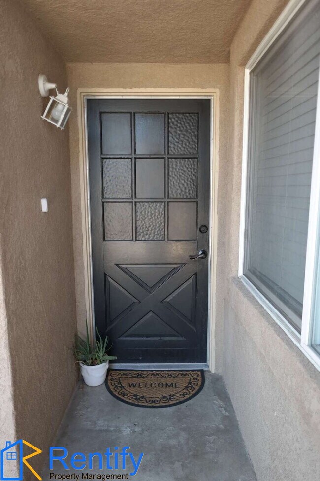 Building Photo - Charming Rosedale Home - 3-bed, 2-bath wit...