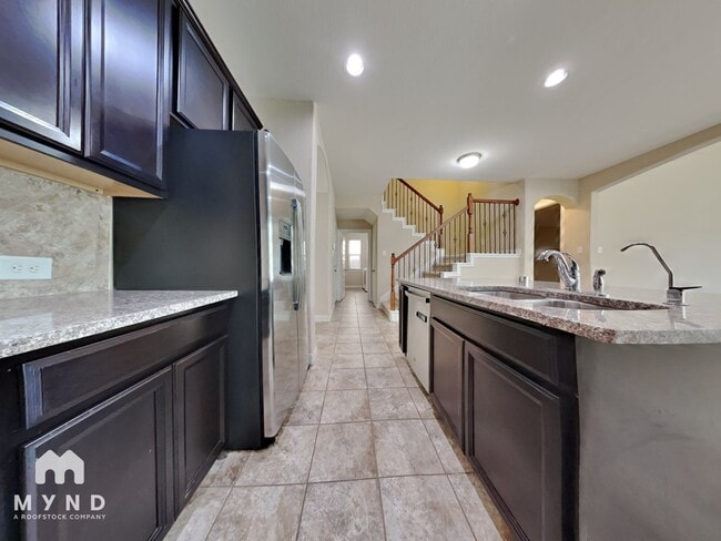 Foto del edificio - 4918 Woodbury Mill Dr